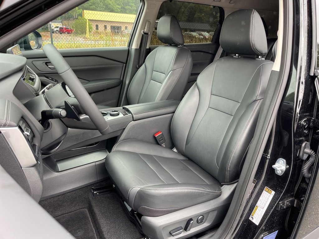 Used 2024 Nissan Rogue SL w/ SL Premium Package image 18