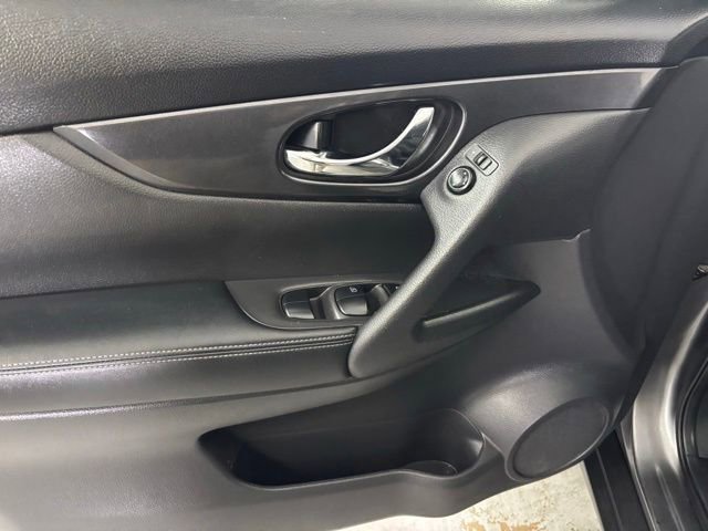 Used 2020 Nissan Rogue SV AWD/4WD image 10