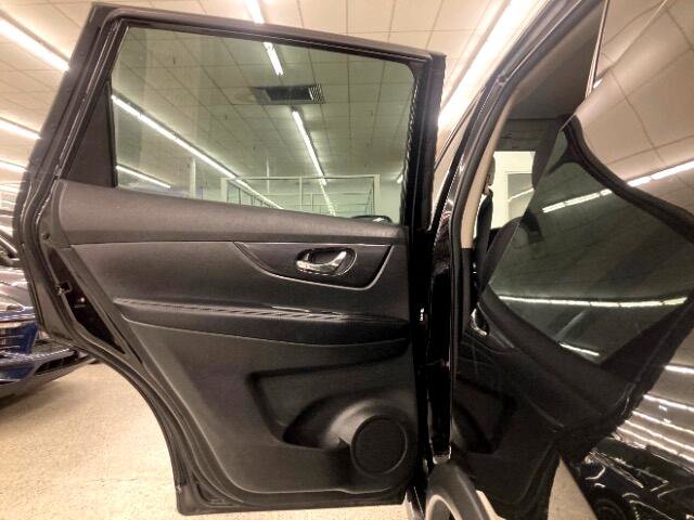 Used 2020 Nissan Rogue SV image 29