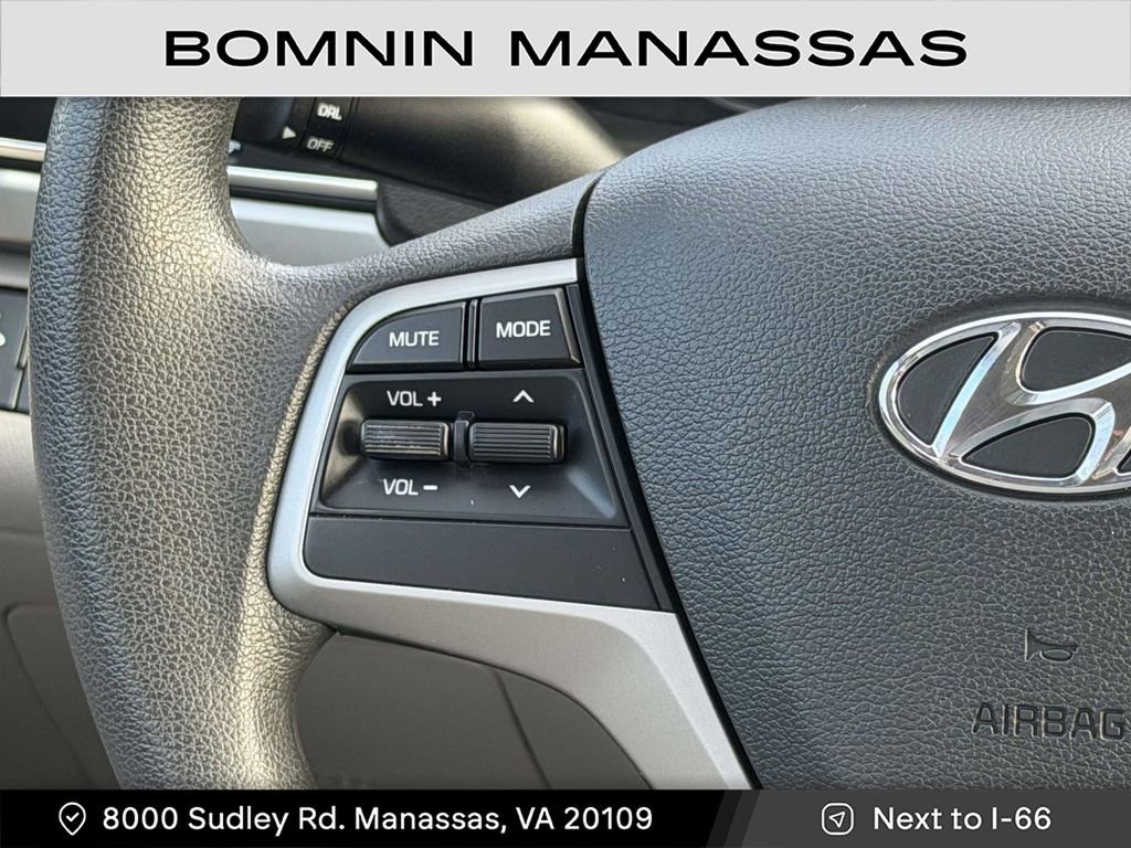 Used 2017 Hyundai Elantra SE FWD image 21
