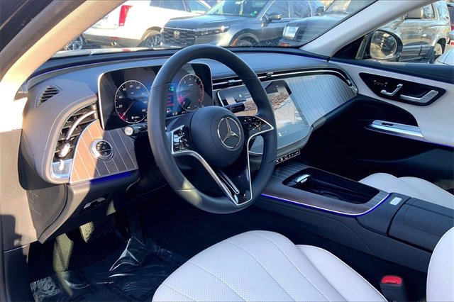 Used 2025 Mercedes-Benz E 350 4MATIC Sedan image 14