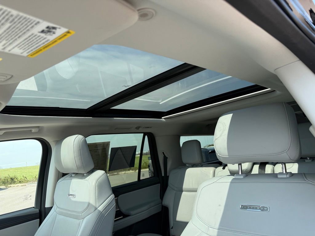 Used 2025 Ford Expedition Max Platinum image 6