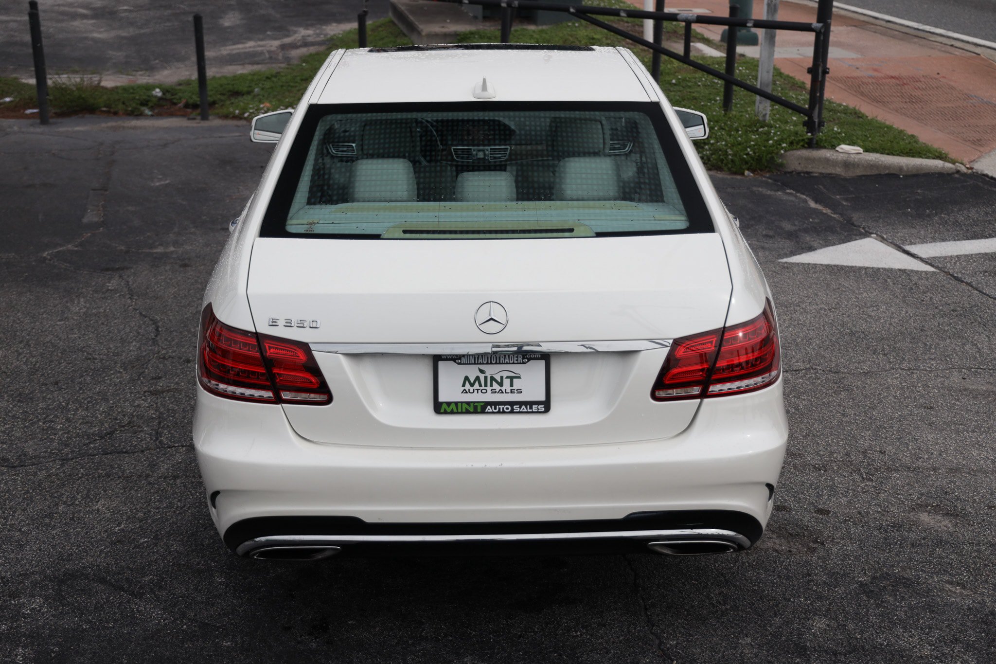 Used 2016 Mercedes-Benz E 350 Sedan w/ Premium Package image 13