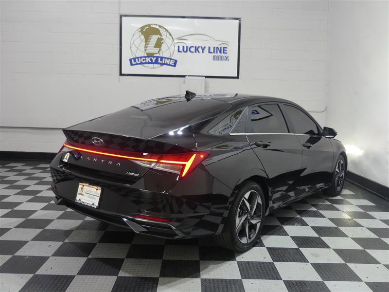 Used 2022 Hyundai Elantra Limited image 10