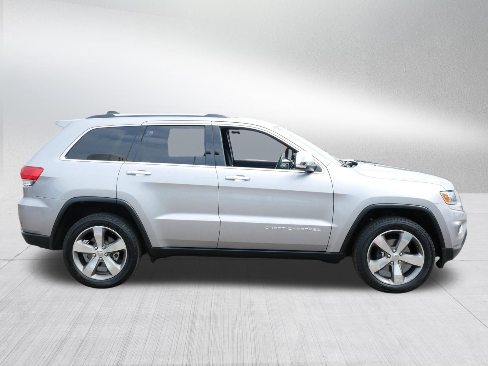 Used 2014 Jeep Grand Cherokee Limited w/ Trailer Tow Group IV AWD/4WD image 8