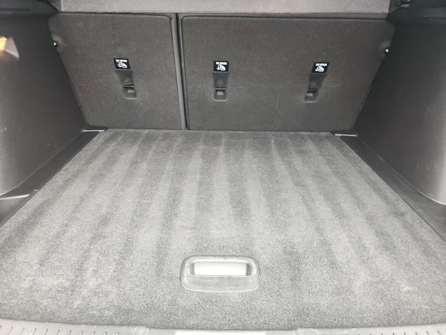 Used 2025 Chevrolet Trax LT FWD image 32