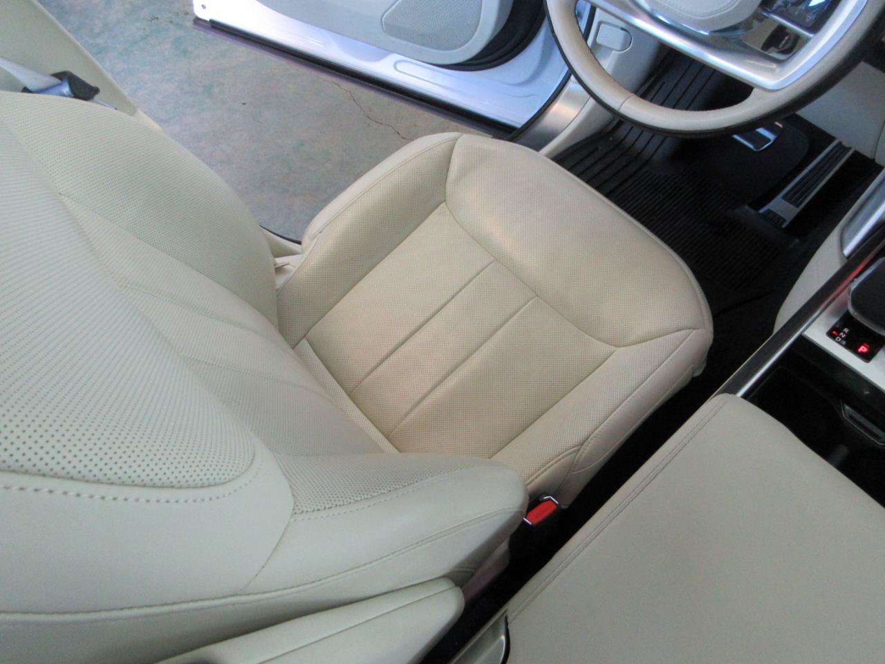 Used 2023 Land Rover Range Rover SE AWD/4WD image 16