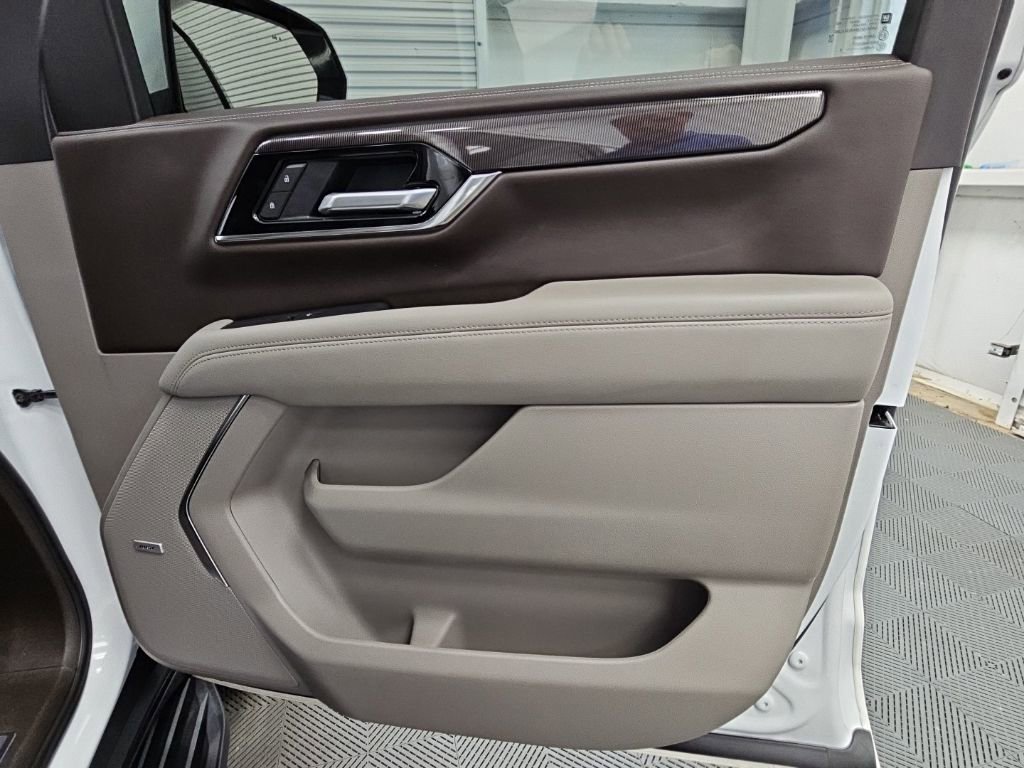 Used 2025 GMC Yukon XL Elevation RWD image 43