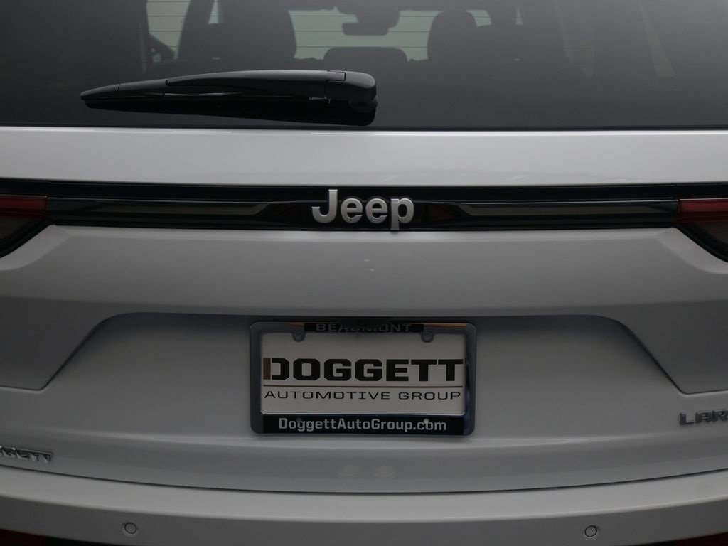 New 2025 Jeep Grand Cherokee Laredo X w/ Luxury Tech Group I image 14