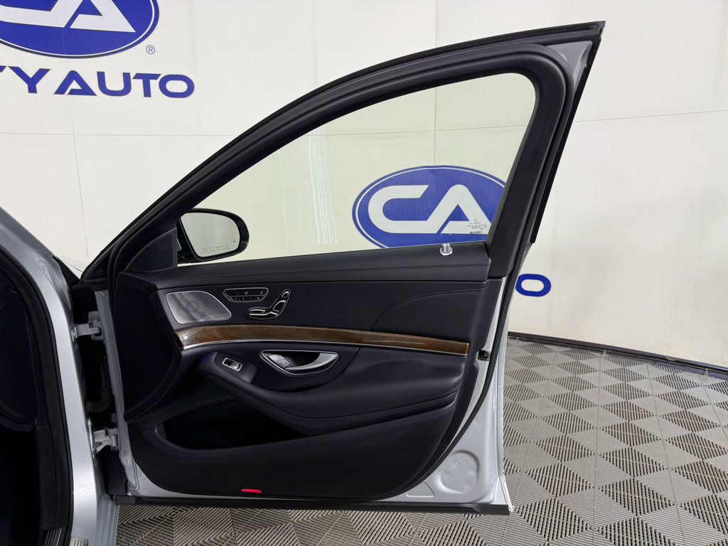Used 2015 Mercedes-Benz S 550 Sedan image 11