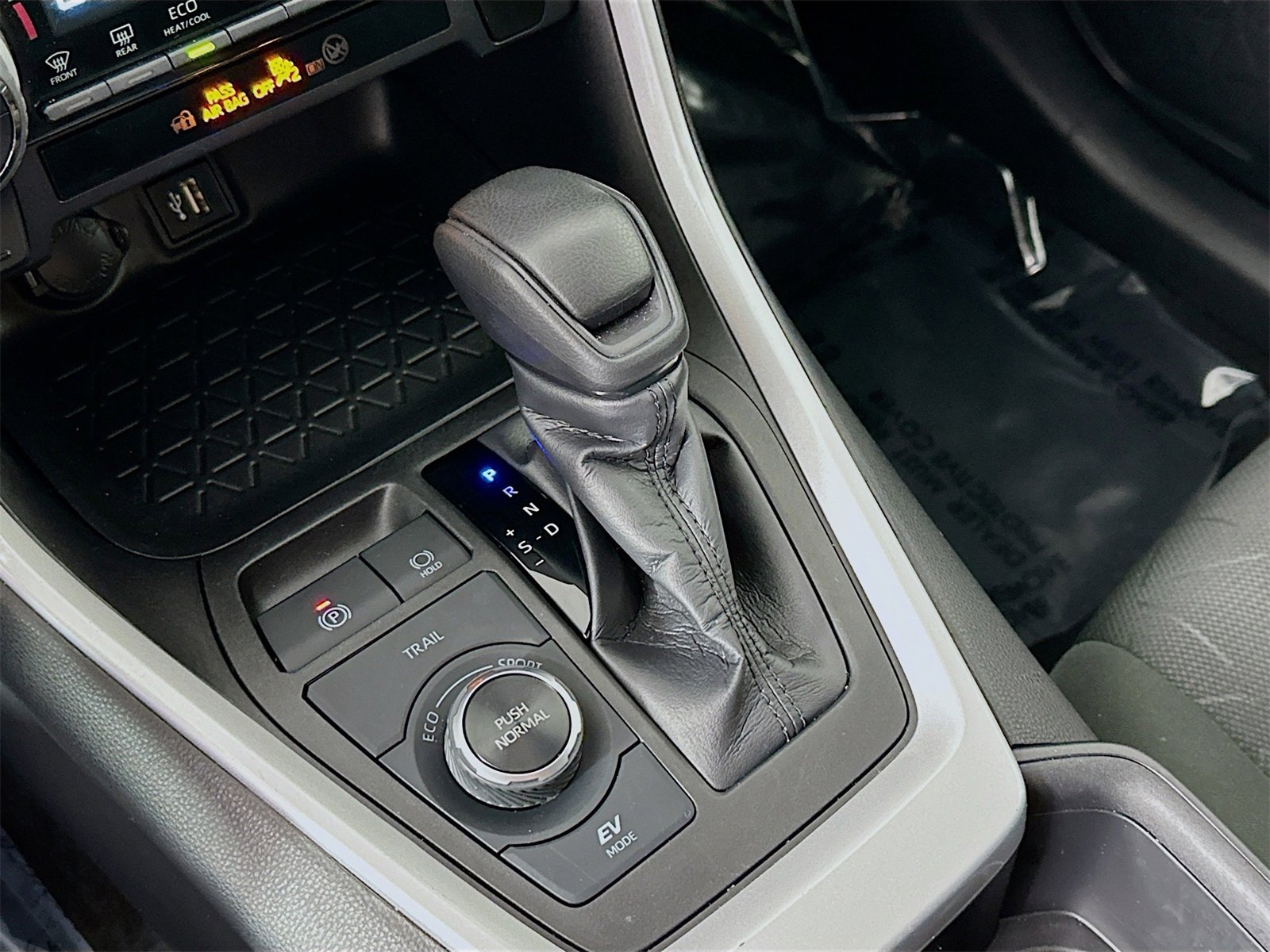 Certified 2024 Toyota RAV4 XLE image 17