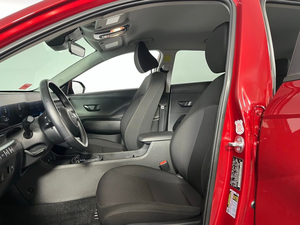 Used 2025 Hyundai Kona SEL image 28