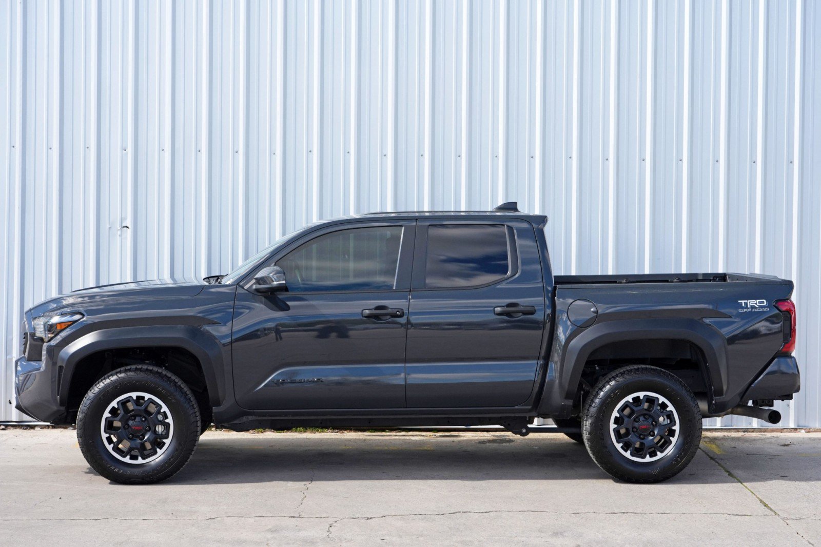 Used 2024 Toyota Tacoma TRD Off-Road w/ TRD Off Road Upgrade Package AWD/4WD image 51