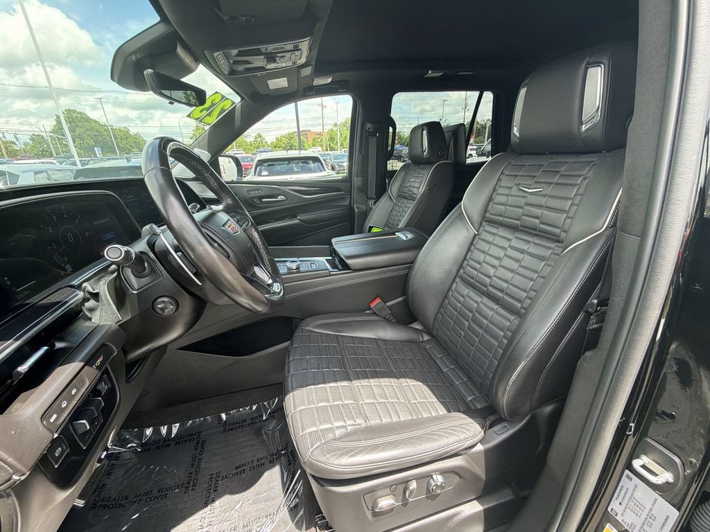 Used 2023 Cadillac Escalade V AWD/4WD image 11