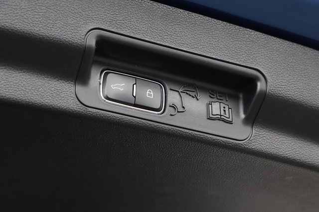 Used 2023 Ford Explorer Limited image 9