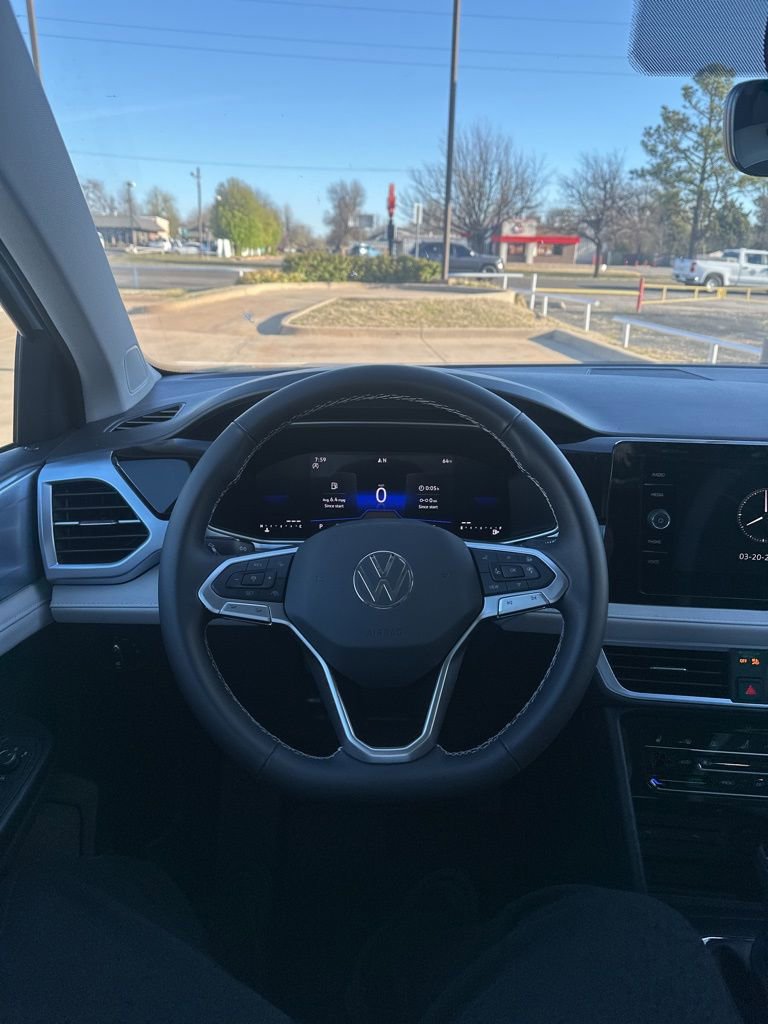 New 2026 Volkswagen Taos SE FWD image 9