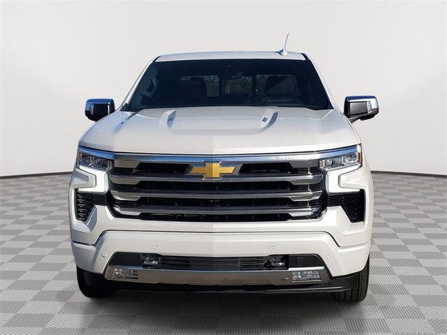 Used 2025 Chevrolet Silverado 1500 High Country image 2