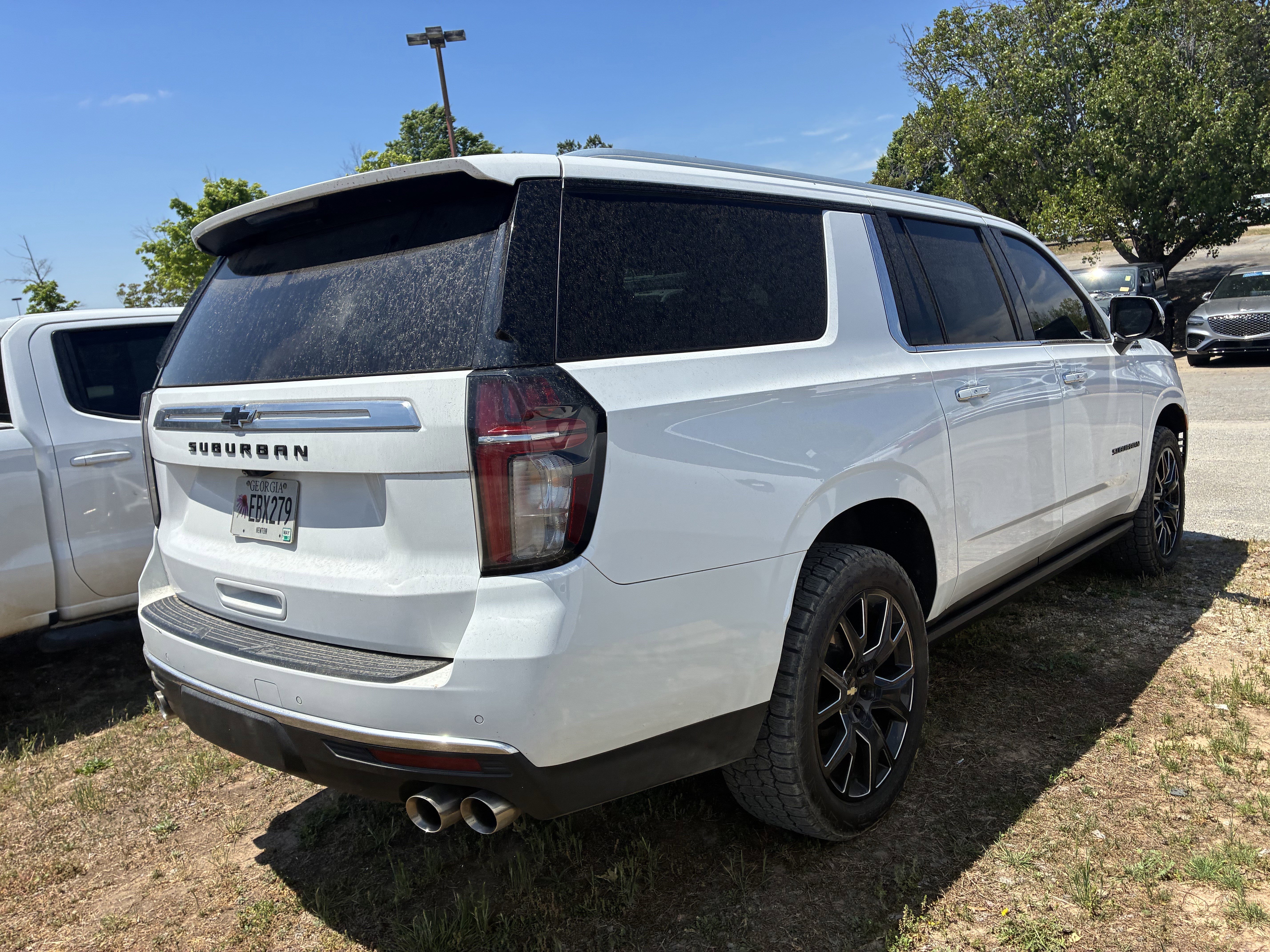 Used 2021 Chevrolet Suburban High Country w/ Premium Package AWD/4WD image 8