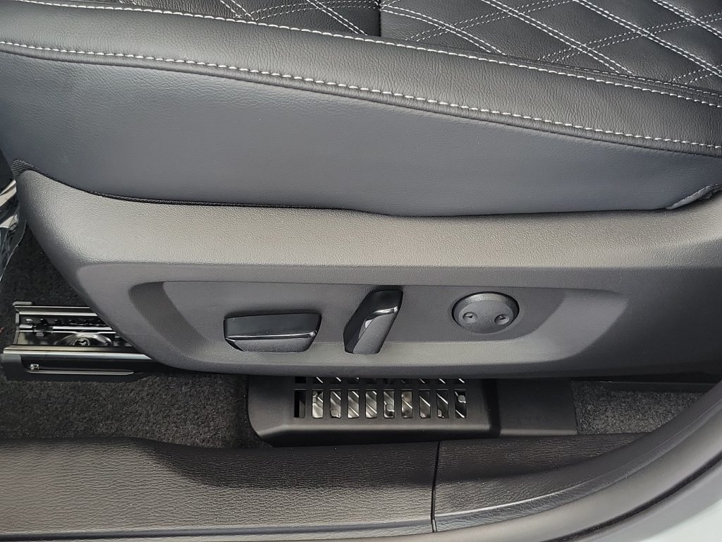 New 2026 Nissan Rogue Platinum AWD/4WD image 31