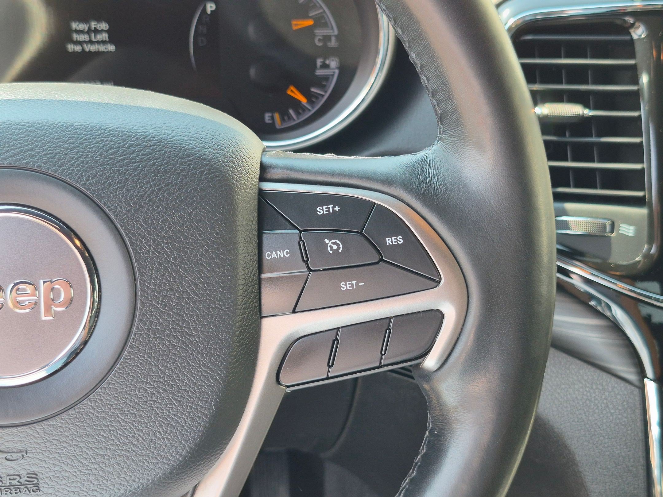 Used 2020 Jeep Grand Cherokee Altitude AWD/4WD image 21