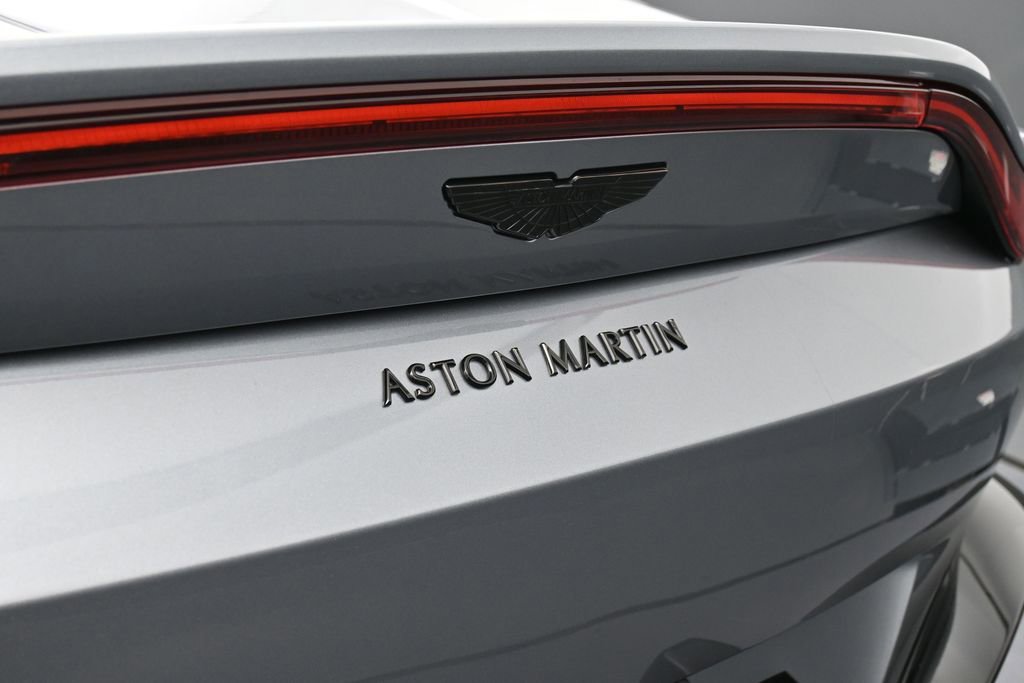 Used 2021 Aston Martin V8 Vantage Roadster RWD image 14