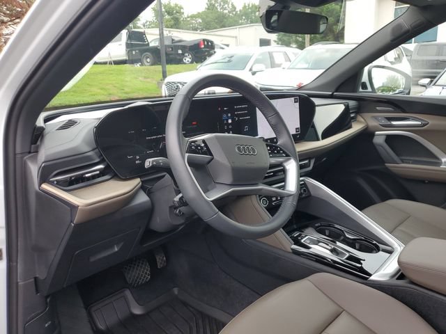 Used 2025 Audi Q5 Premium Plus w/ Premium Plus AWD/4WD image 22