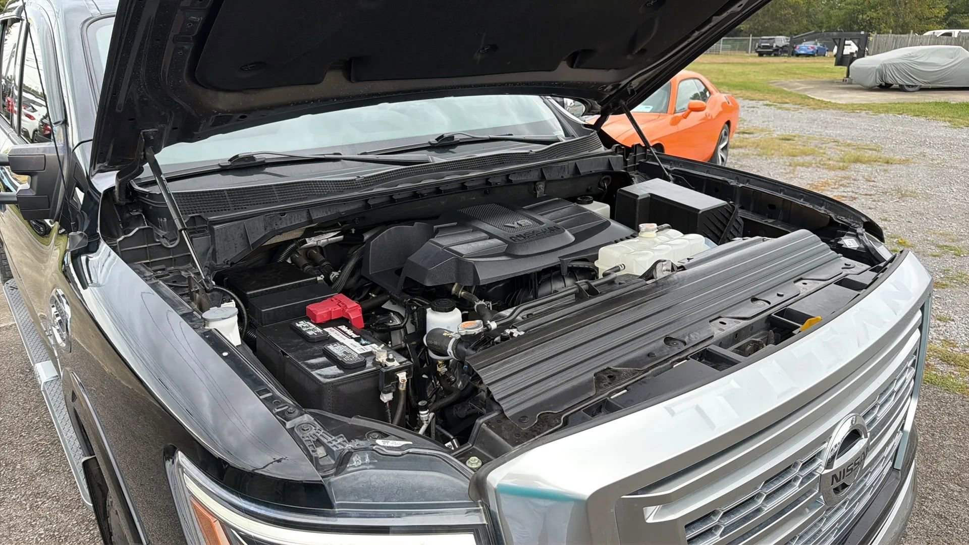 Used 2021 Nissan Titan Platinum Reserve w/ Moonroof Package image 9