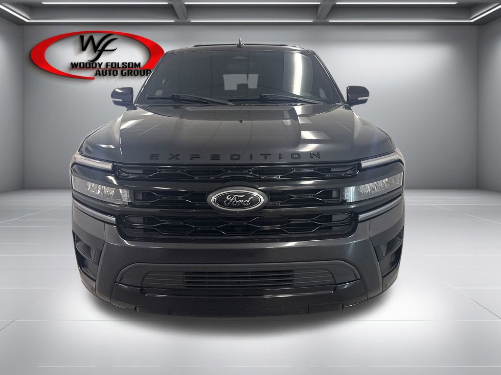 Used 2022 Ford Expedition Max Limited RWD image 2