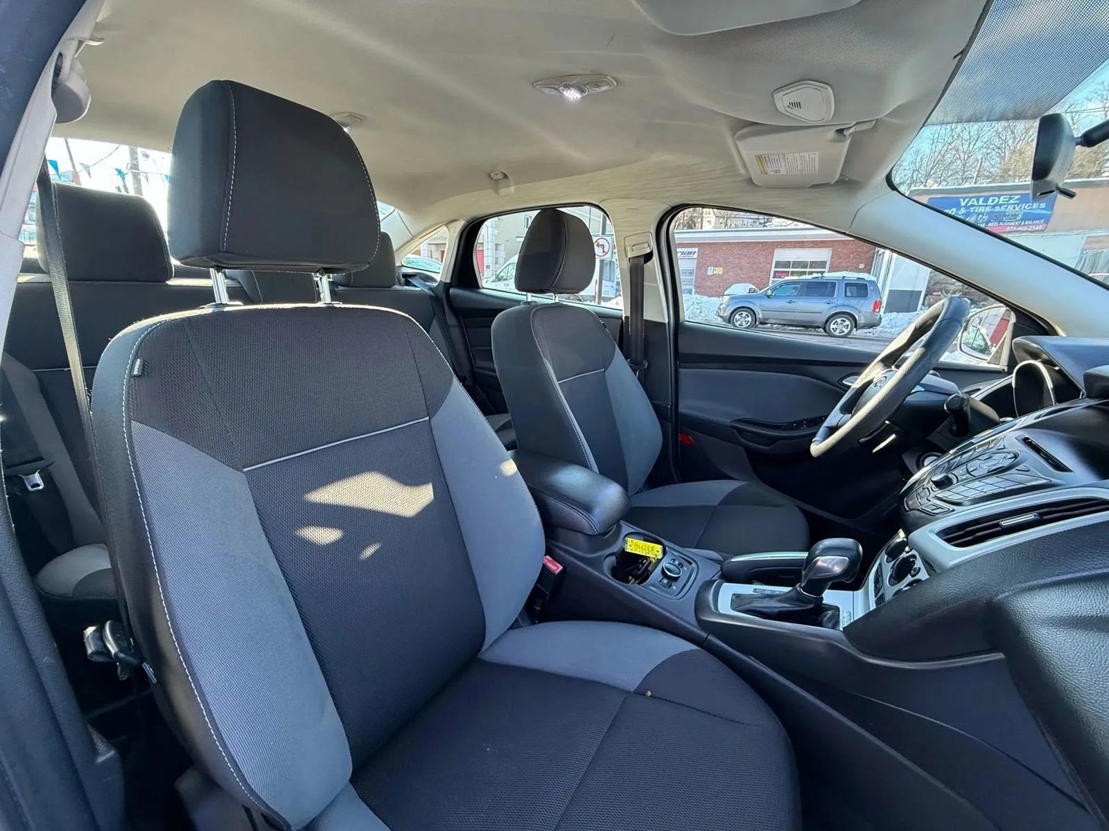 Used 2013 Ford Focus SE w/ SE Winter Pkg image 41