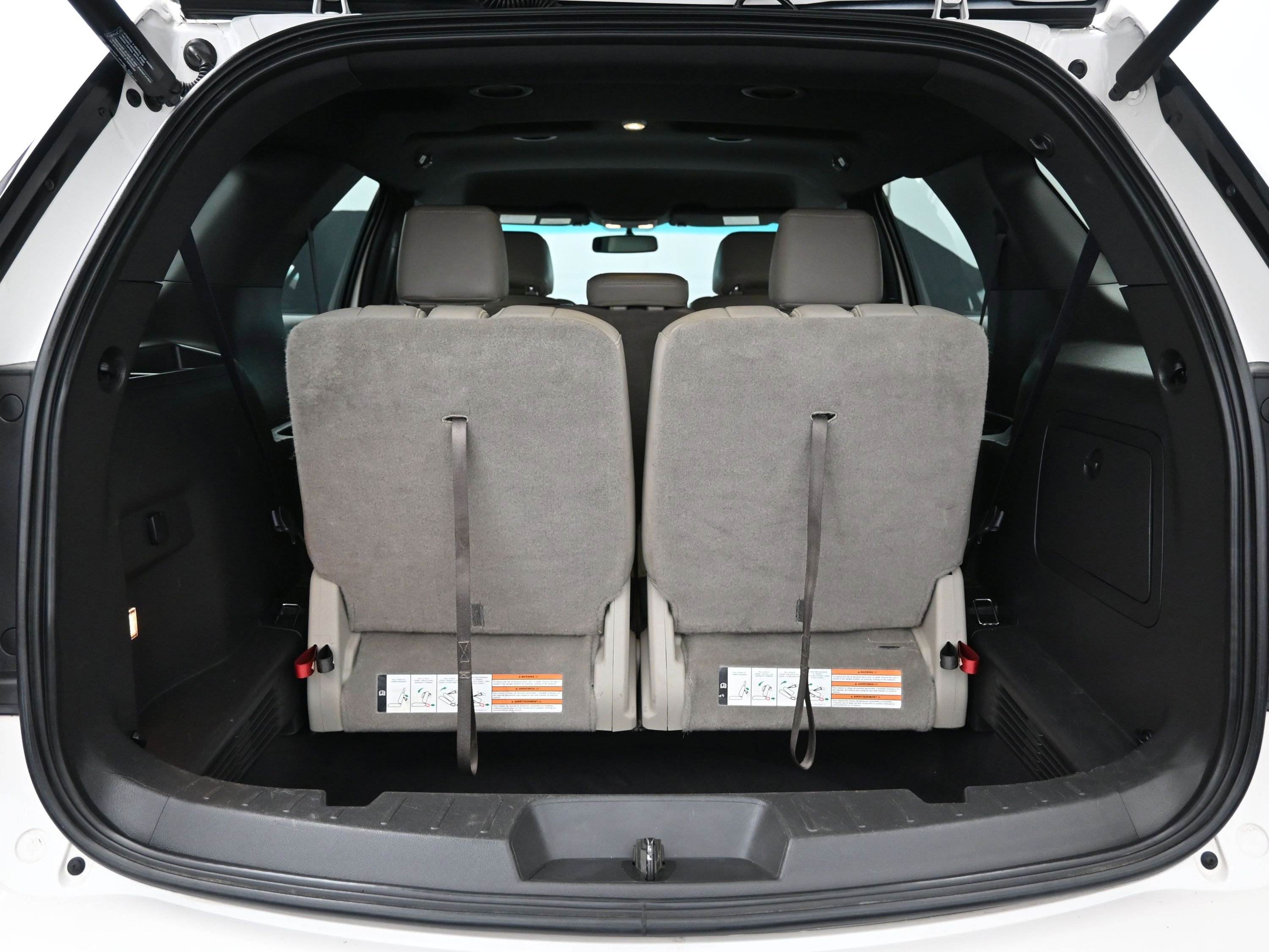 Used 2015 Ford Explorer XLT w/ Equipment Group 202A image 7