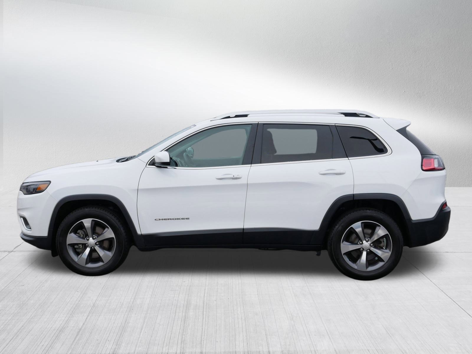 Used 2019 Jeep Cherokee Limited w/ Trailer Tow Group image 4