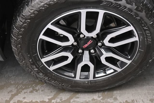 Used 2025 GMC Sierra 1500 AT4 w/ AT4 Premium Package AWD/4WD image 28
