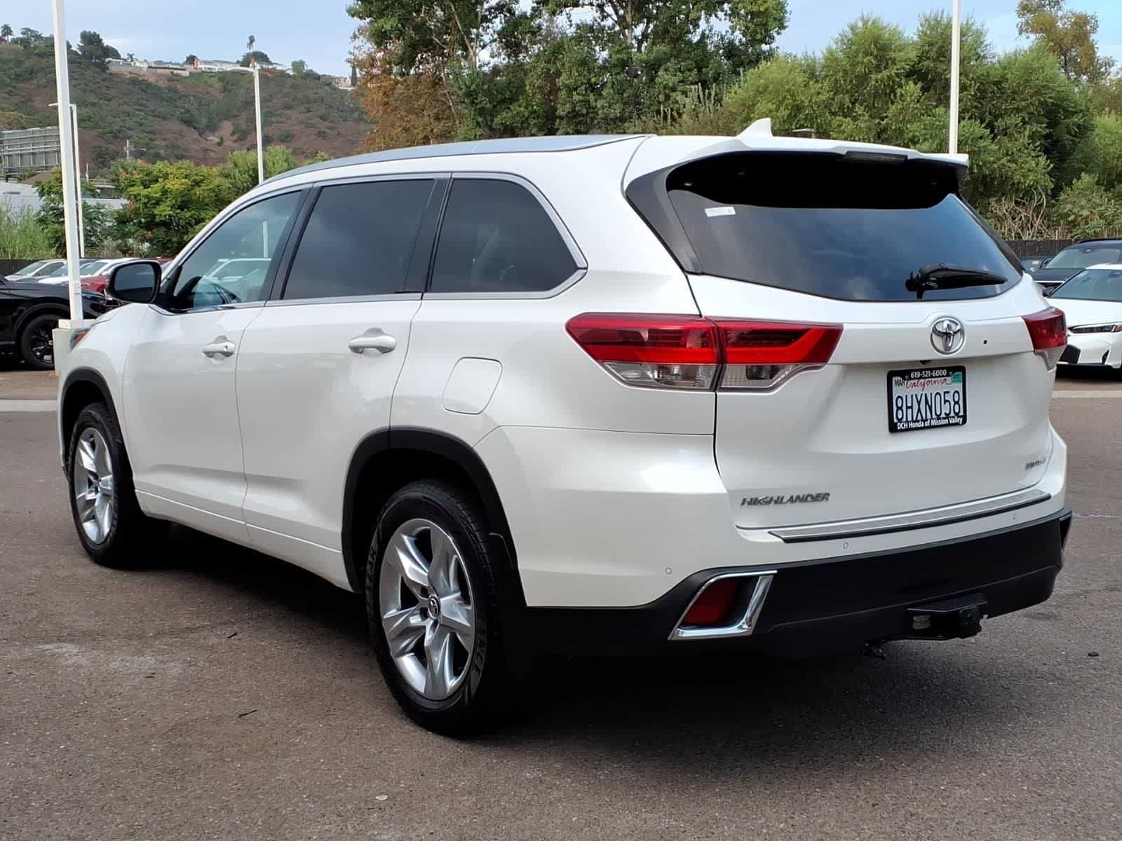 Used 2019 Toyota Highlander Limited FWD image 7