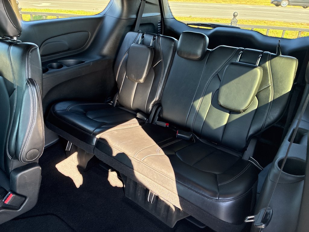 Used 2025 Chrysler Pacifica Select FWD image 19