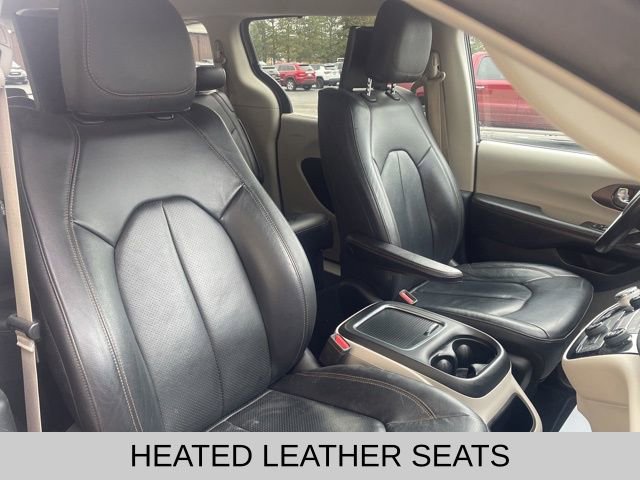 Used 2019 Chrysler Pacifica Touring-L Plus image 4