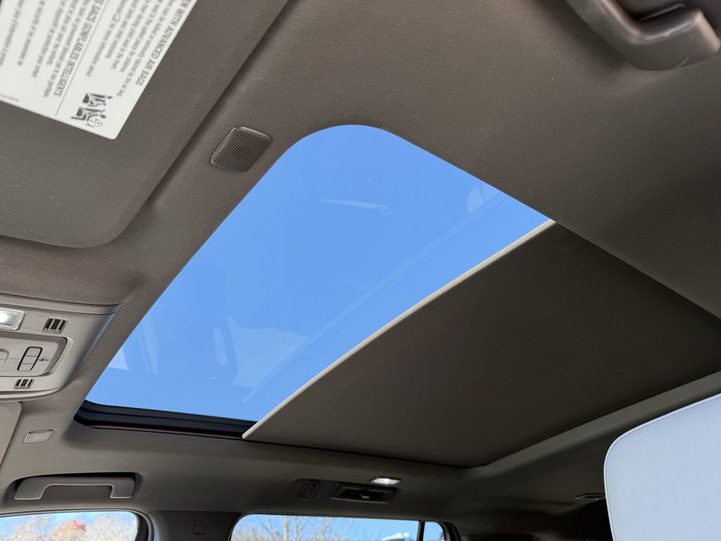 Used 2022 Chevrolet Suburban Z71 w/ Z71 Off-Road Package image 10