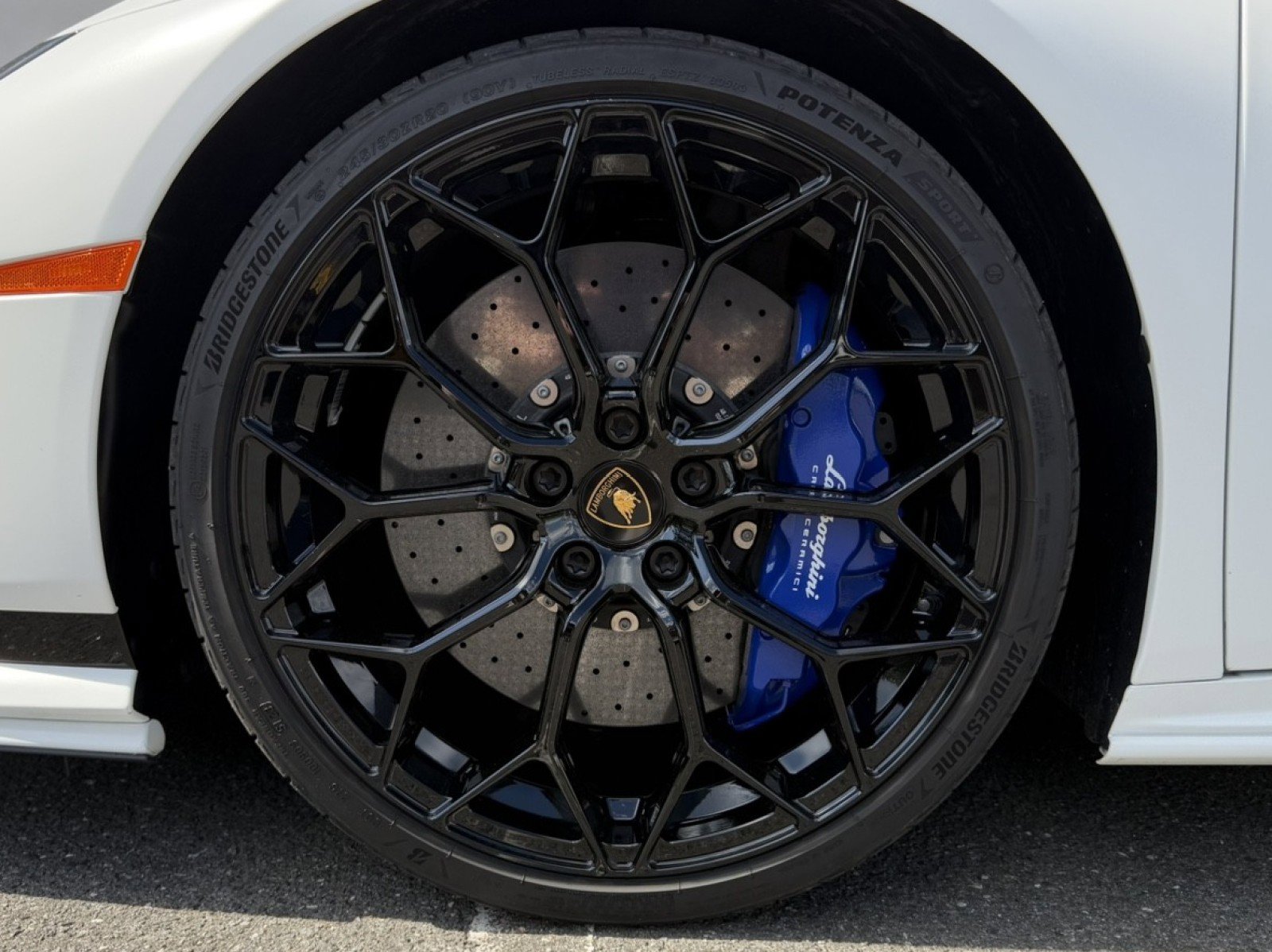 Used 2024 Lamborghini Huracan Tecnica image 10