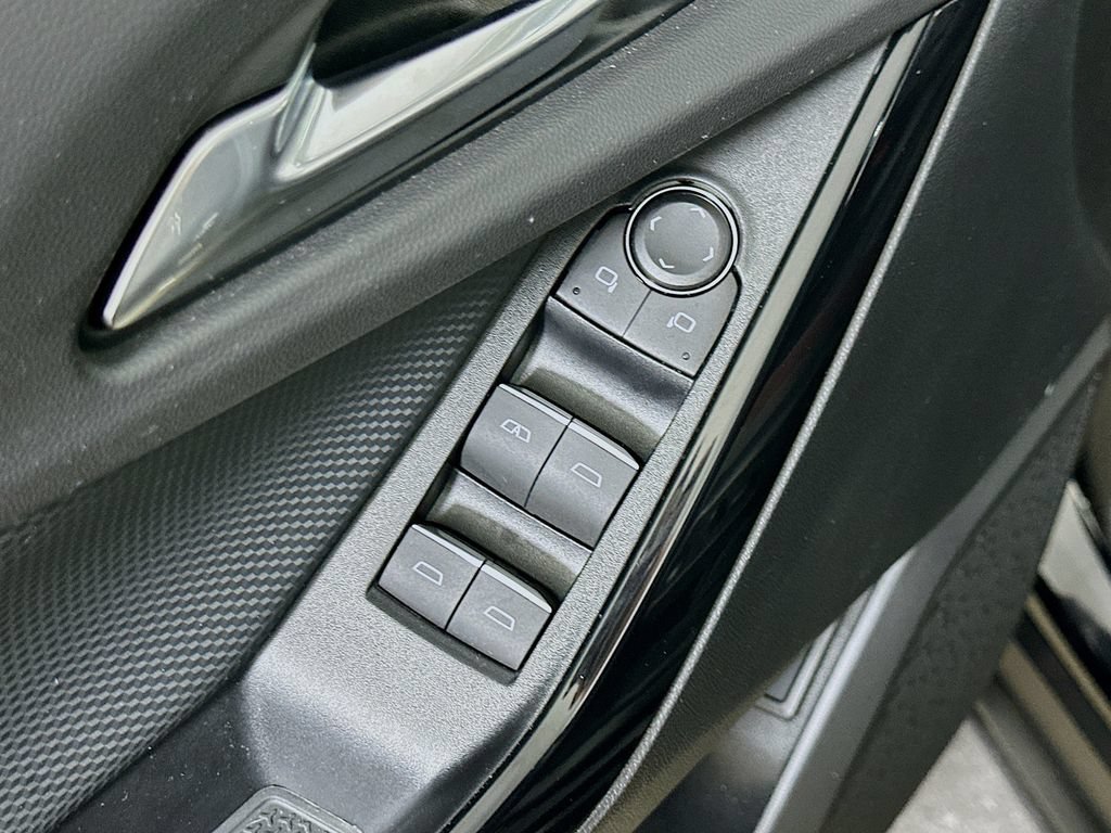Used 2026 Chevrolet Equinox RS FWD image 22