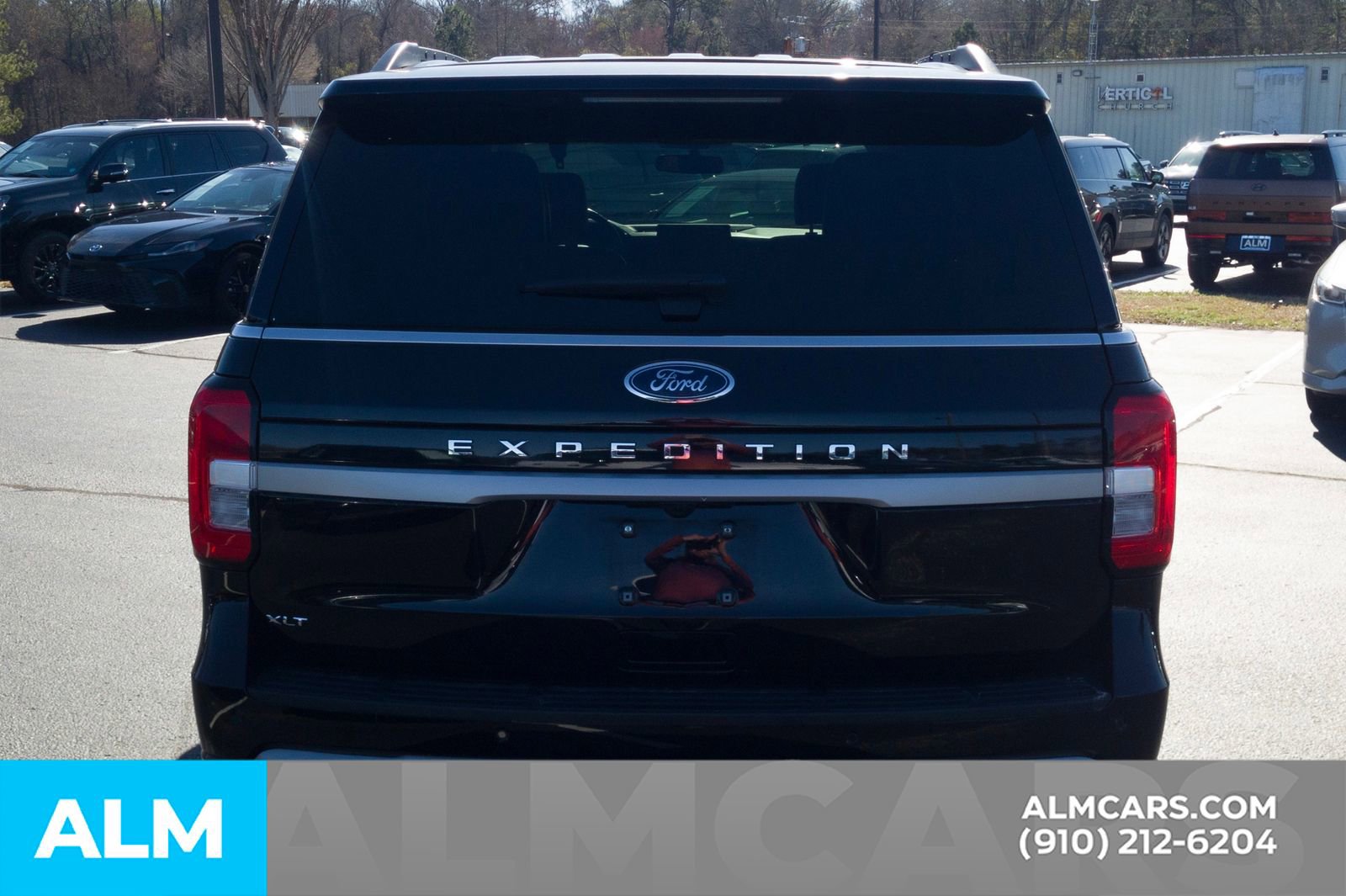 Used 2024 Ford Expedition XLT AWD/4WD image 7