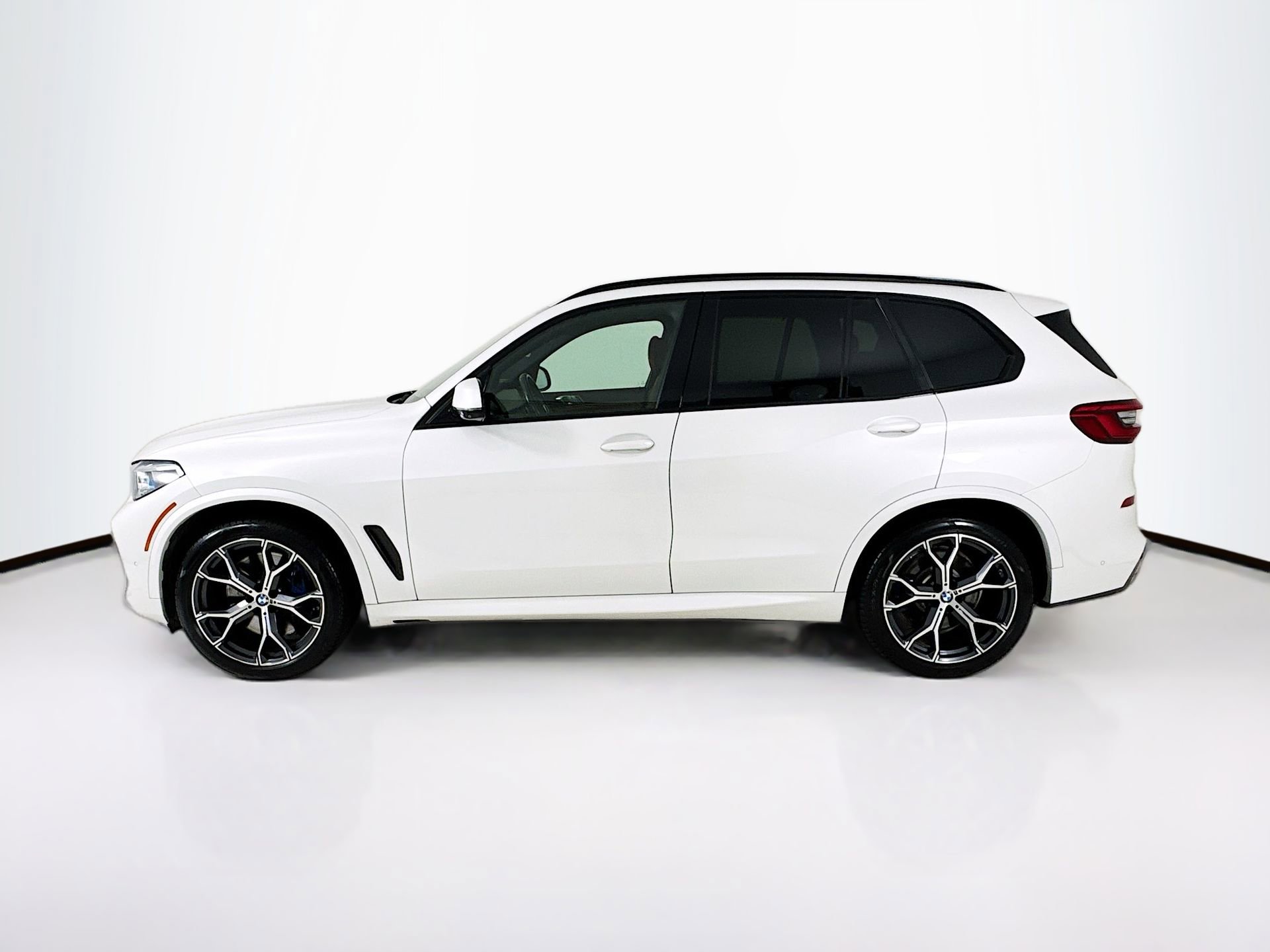 Used 2019 BMW X5 xDrive50i w/ M Sport Package AWD/4WD image 5