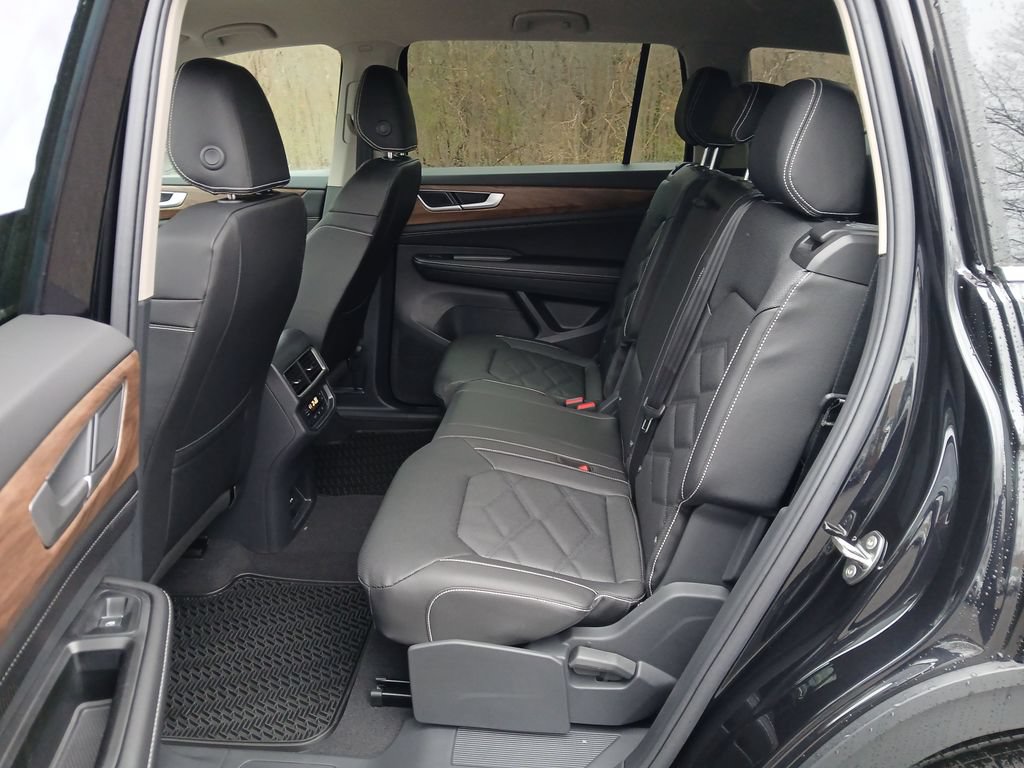 New 2026 Volkswagen Atlas SE FWD image 23