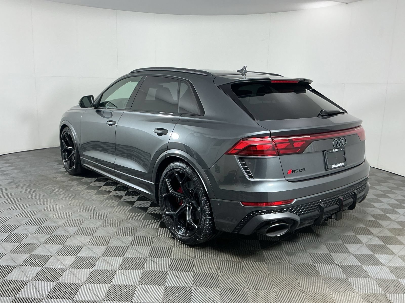 New 2027 Audi RS Q8 performance AWD/4WD image 7