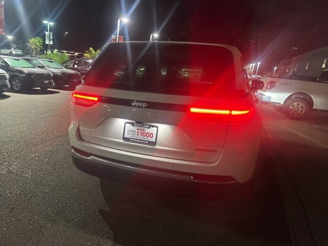 Used 2025 Jeep Grand Cherokee Limited w/ Trailer Tow Package image 11