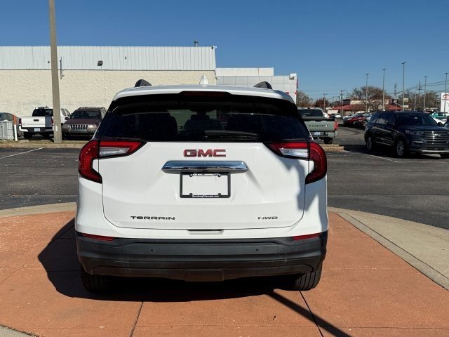 Used 2023 GMC Terrain SLE w/ Driver Convenience Package image 5