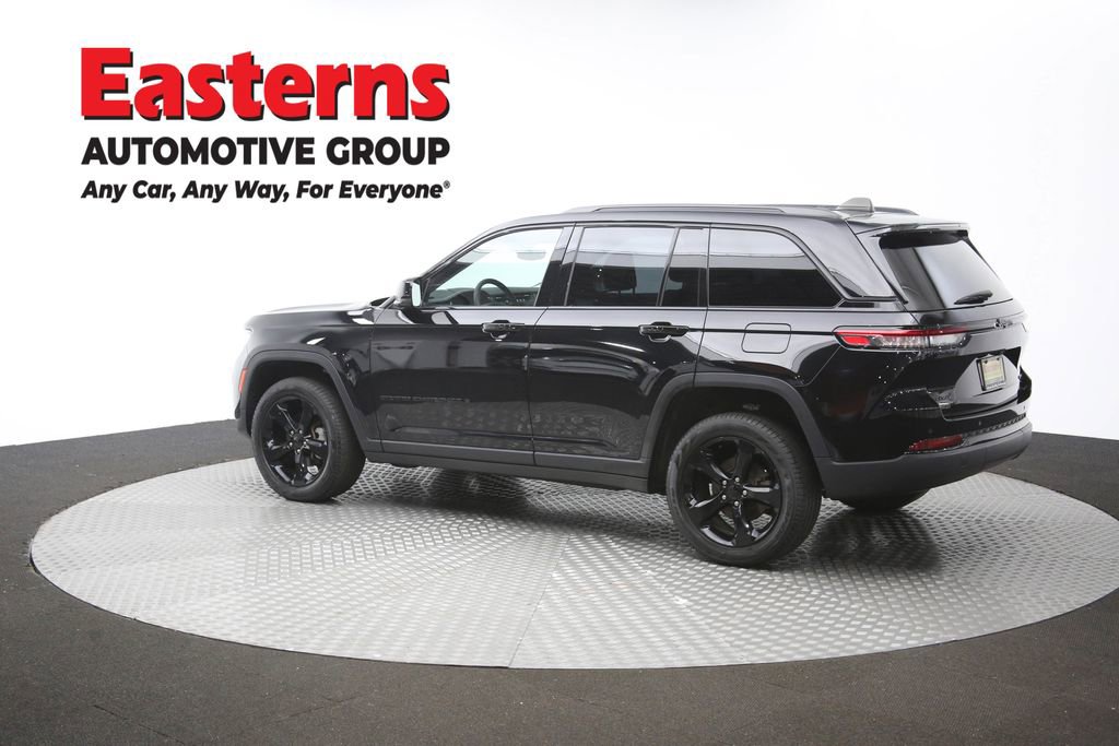 Used 2023 Jeep Grand Cherokee Limited w/ Black Appearance Package AWD/4WD image 64