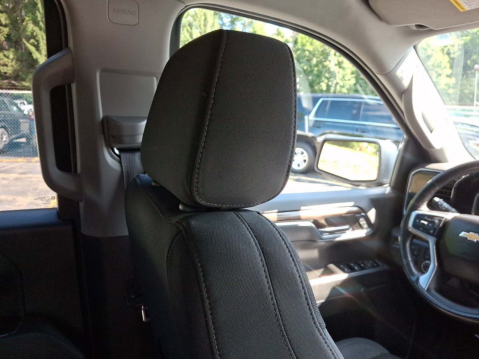 Used 2022 Chevrolet Silverado 1500 LT w/ Safety Package AWD/4WD image 13