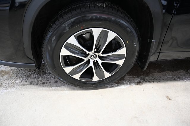 Used 2021 Toyota Highlander XLE image 31