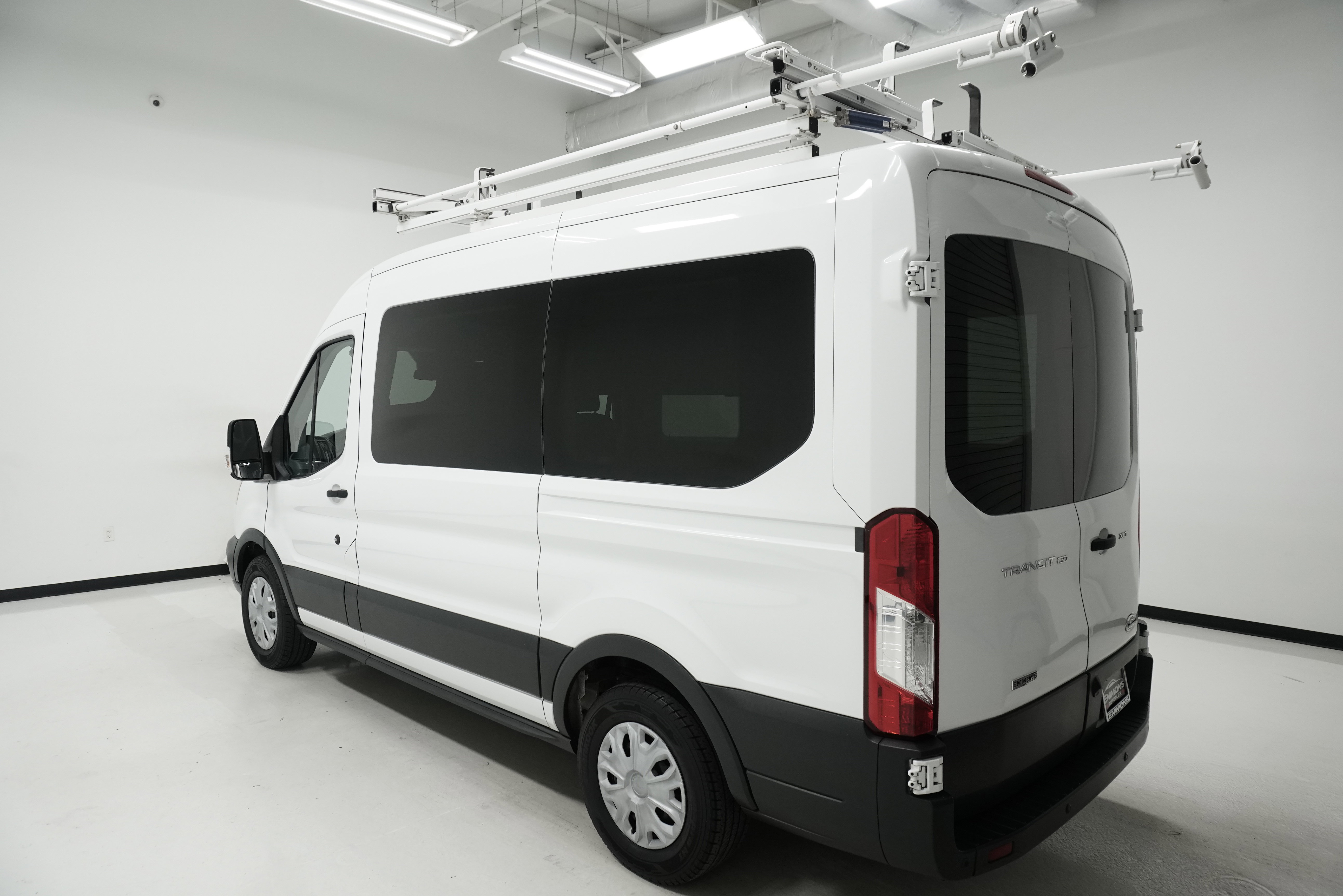 Used 2017 Ford Transit 150 XLT RWD image 4