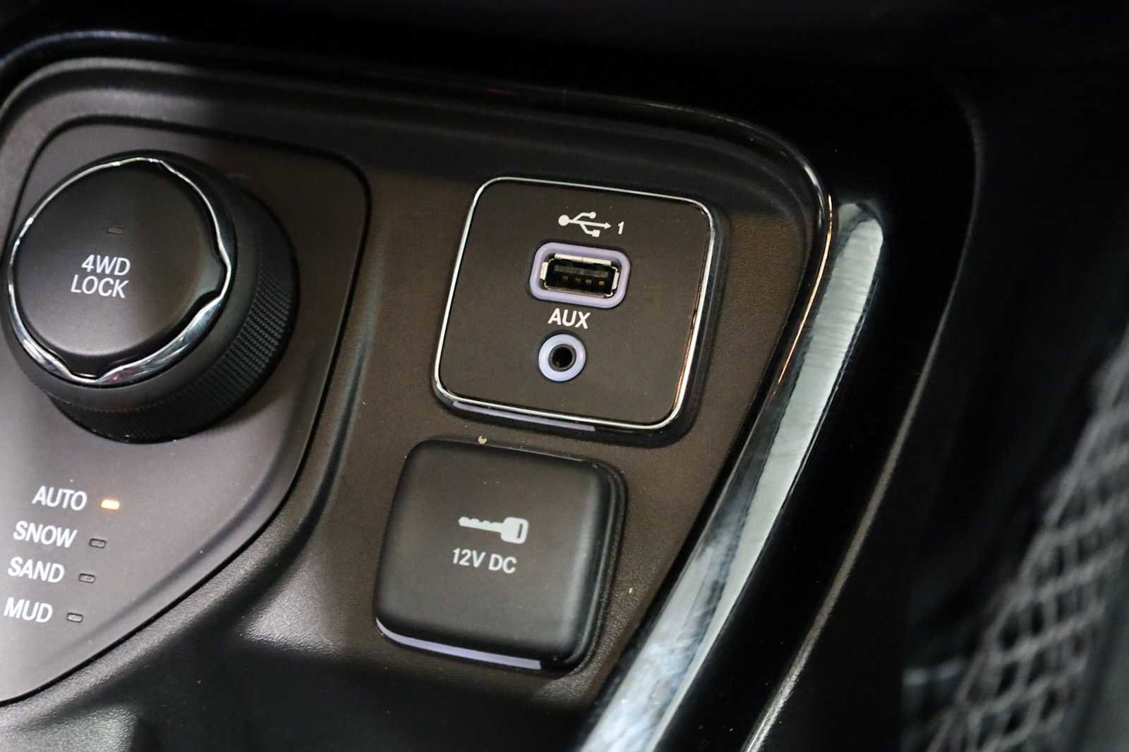 Used 2019 Jeep Compass Limited w/ Safety & Security Group AWD/4WD image 33