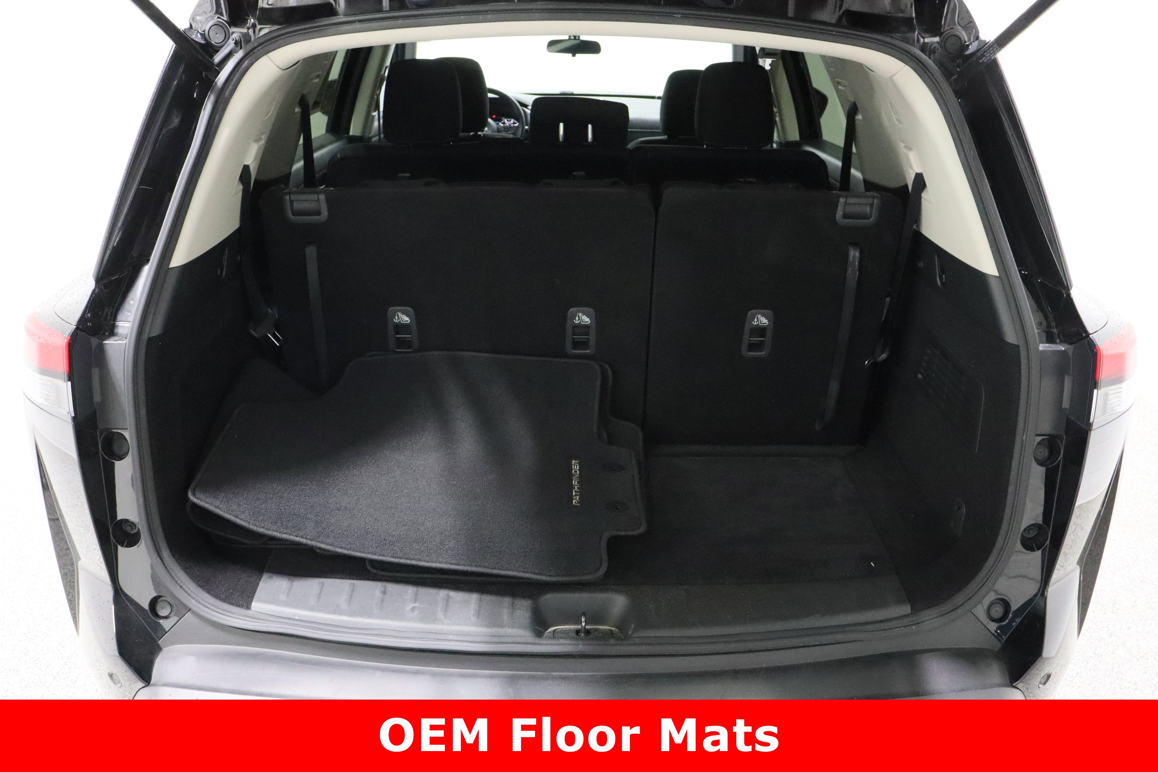 Used 2023 Nissan Pathfinder S image 32